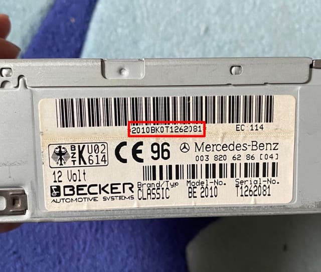 BMW magnetolos etiketė ir serijos numerio pavyzdys 3