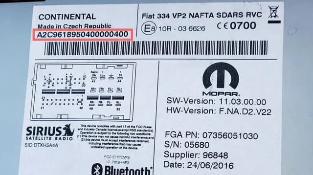 Fiat magnetolos etiketė ir serijos numerio pavyzdys 5