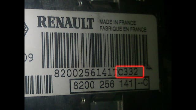 Nissan magnetolos etiketė ir serijos numerio pavyzdys 11