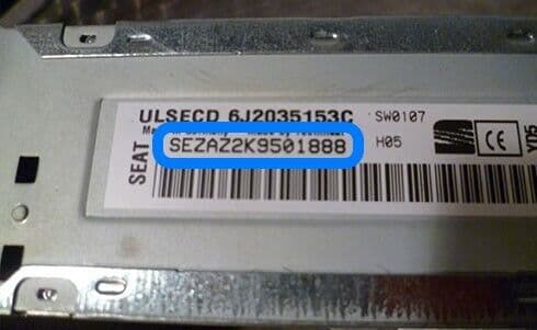SEAT magnetolos etiketė ir serijos numerio pavyzdys 1